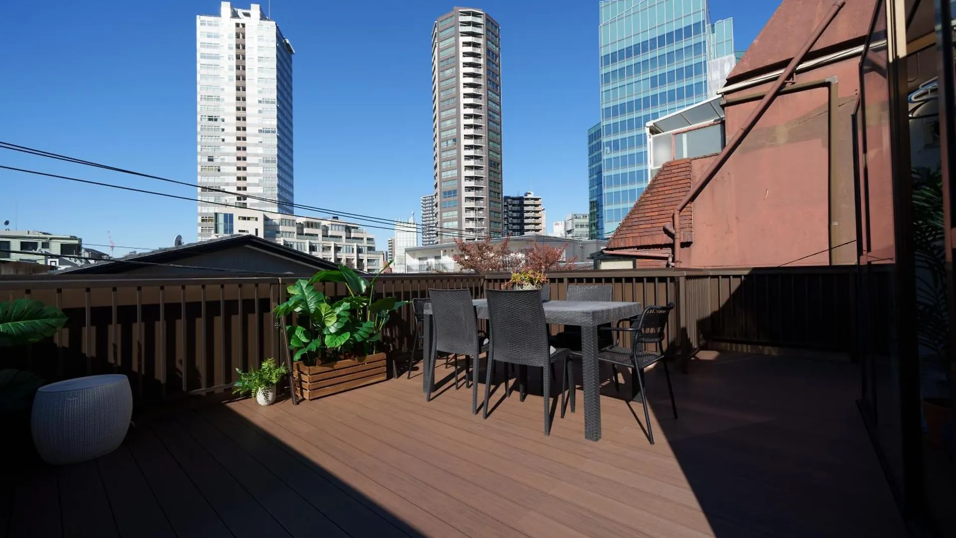 Roppongi Place Tokyo 0*,